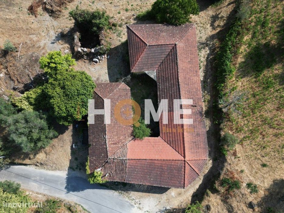 Quinta Vale de Bouro - 43.000m² C/2 Moradias em Pedra p/Recuperar