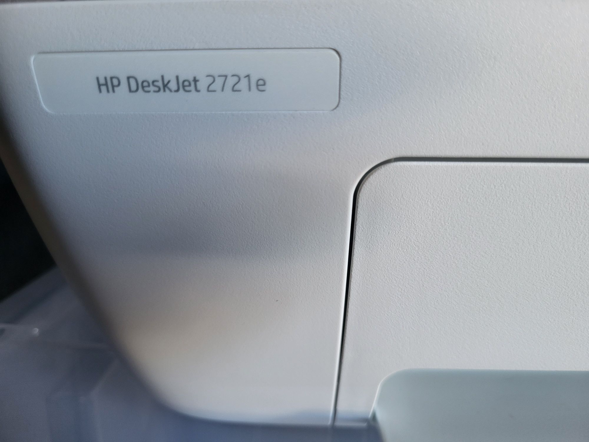 Impressora HP DJ2731e  com tinta