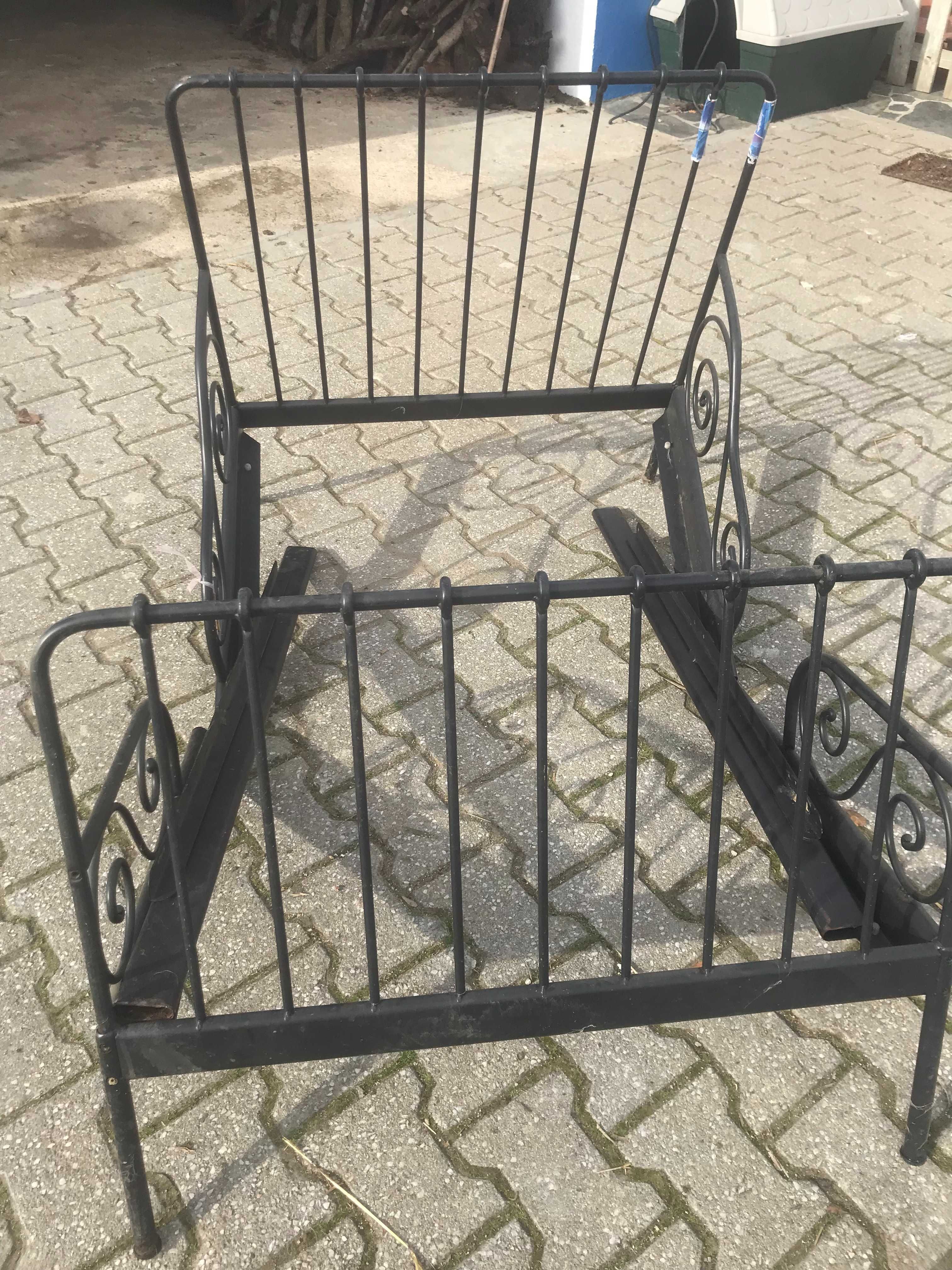 Cama em ferro como nova.