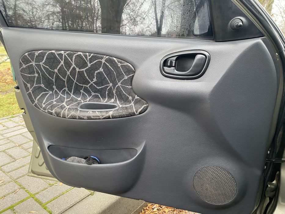 Део Сенс 2004 рік випуску