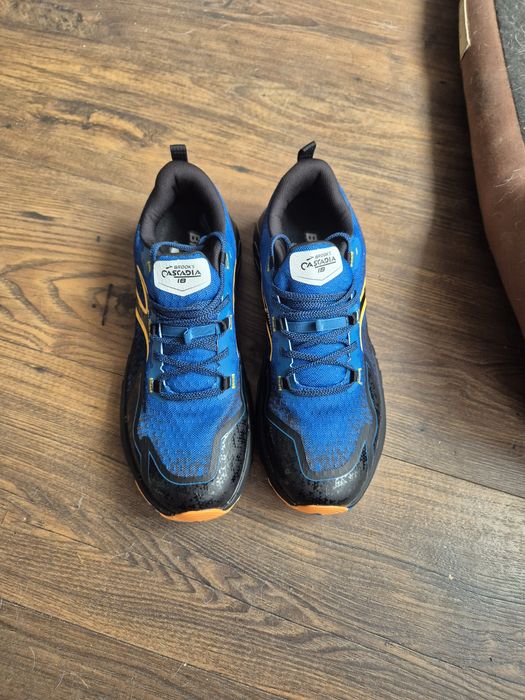 Brooks Cascadia 18