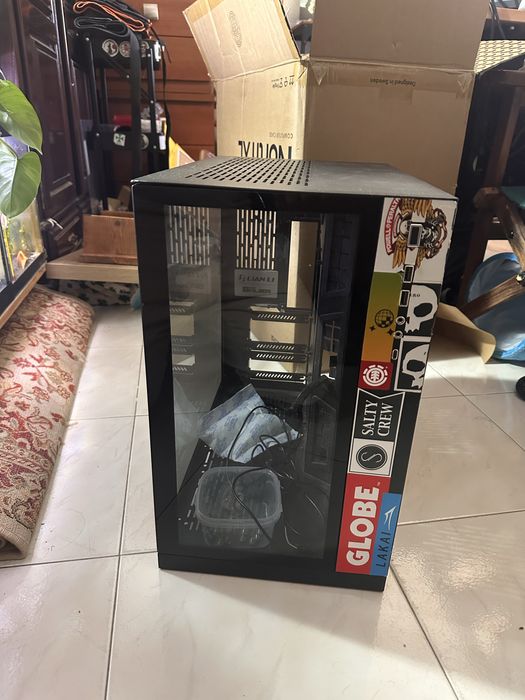 Gabinete LIAN LI ATX