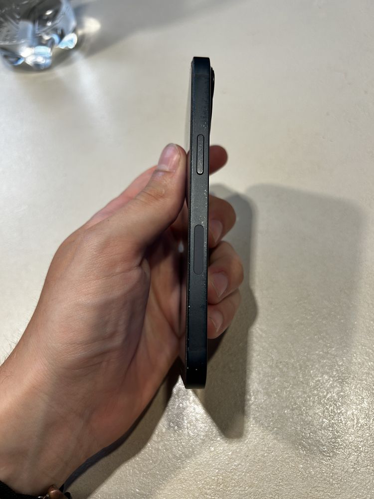 Продам Iphone 13 128gb Neverlock
