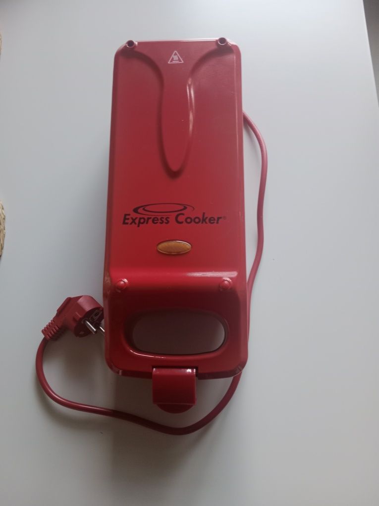 Opiekacz express cooker