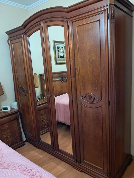 Mobilia de quarto completa em cerejeira