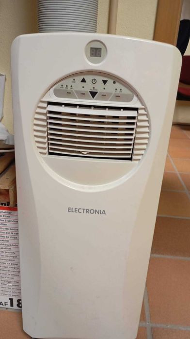 Aparelho ar condicionado portátil  marca Eletrônica