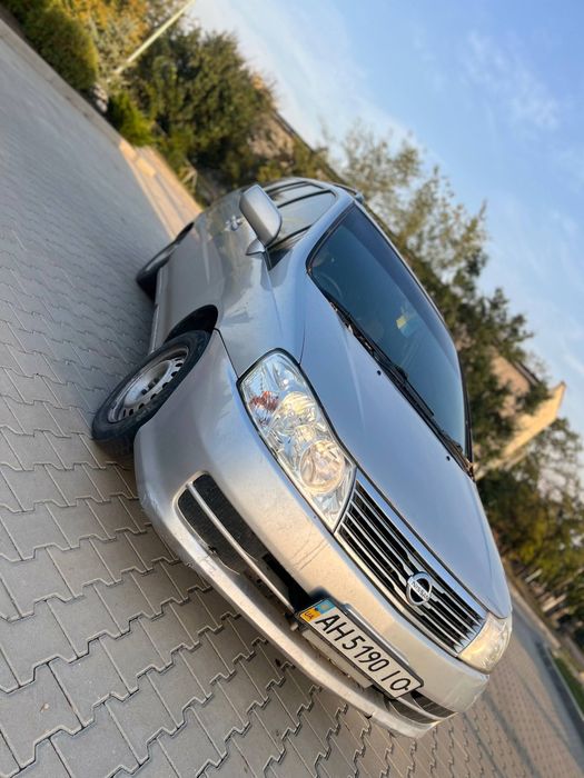 Nissan Prairie 1.8 Бен/газ