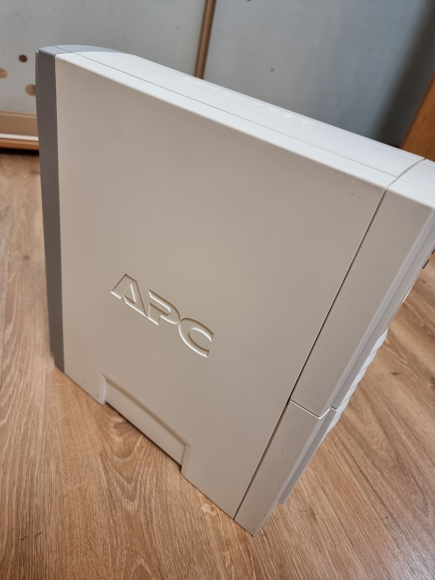 Джерело безперебійного живлення APC RS1500 ДБЖ УПС