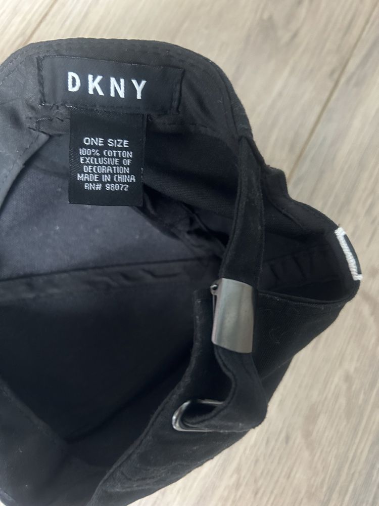 Czapka z daszkiem DKNY nowa