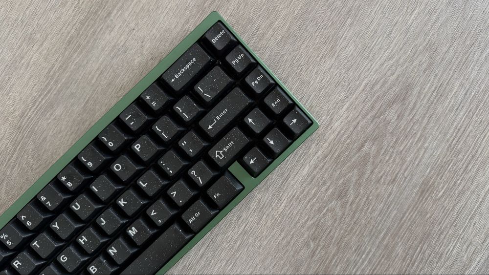 Qwertykeys Neo 65 кастомна механічна клавіатура три режими карбон мідь