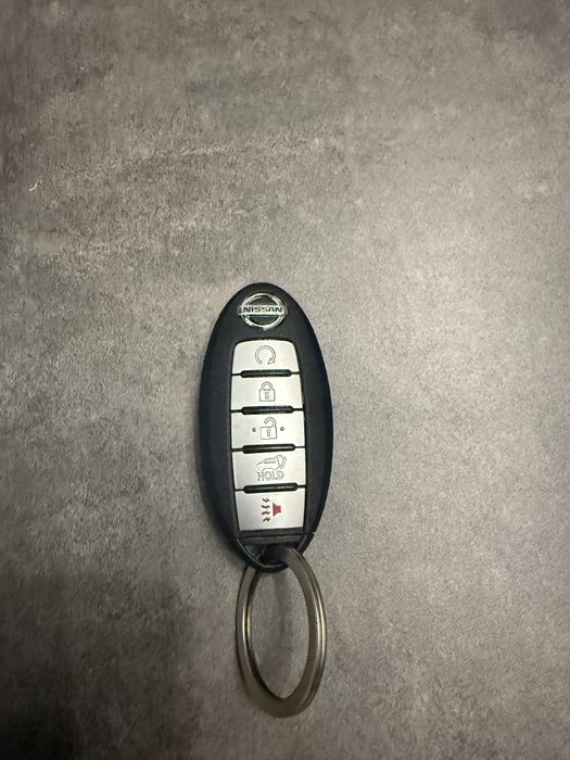 Продам оригинальный ключ нисан рог
