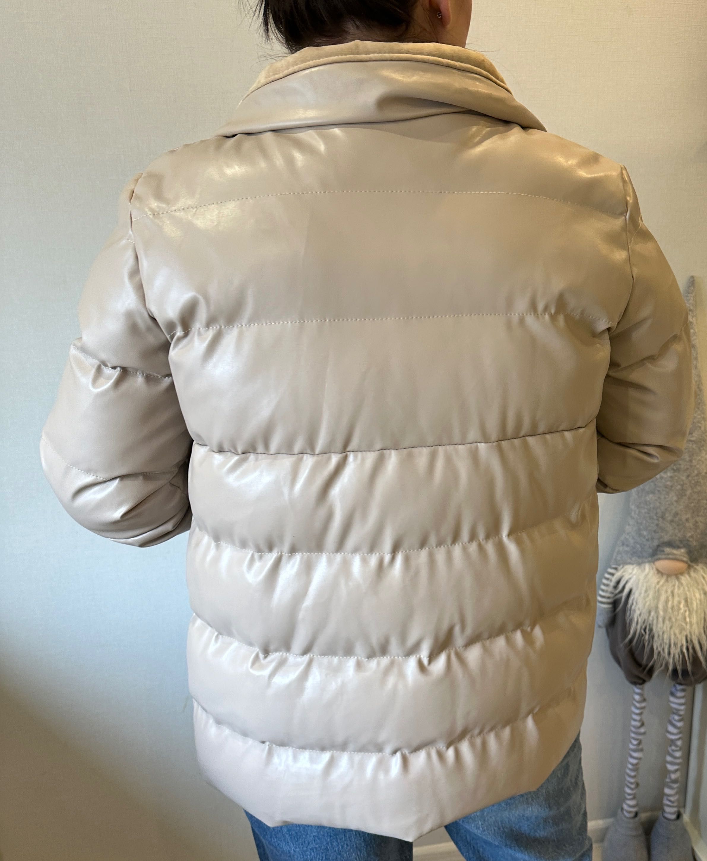 Демисезонная Женская куртка бежевая эко кожа Braska