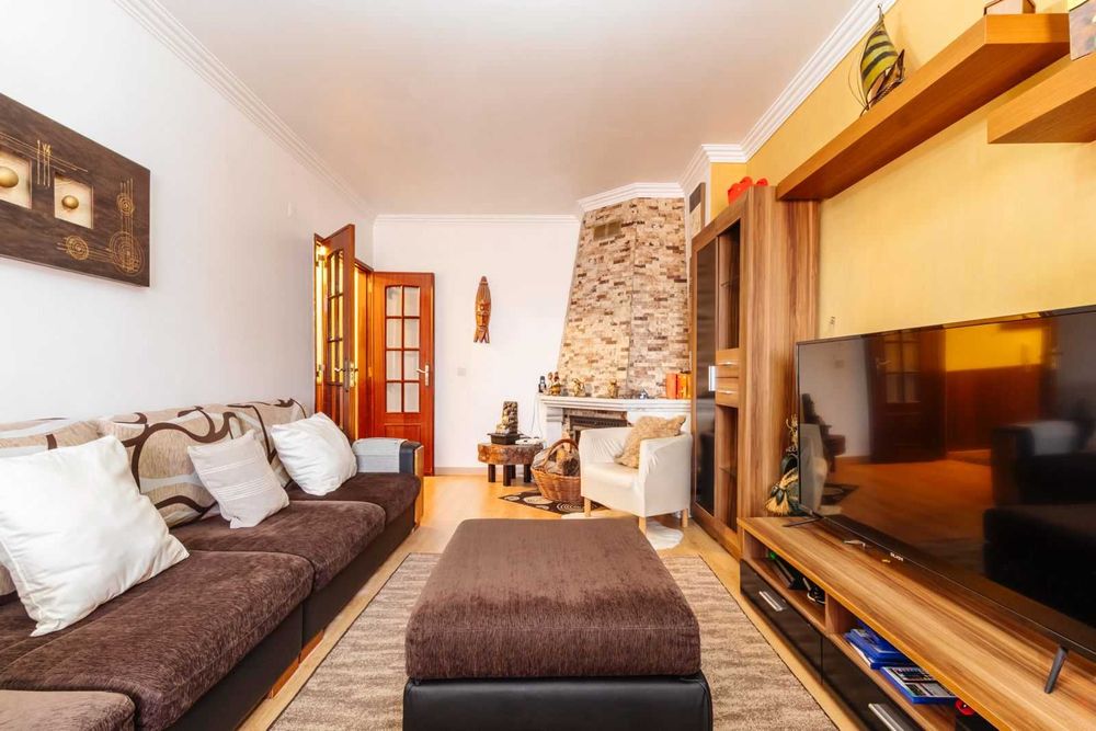 NOVIDADE apartamento t2 com lugar de garagem Mem Martins