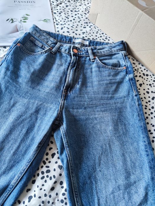 Bershka | Niebieskie dżinsowe spodnie mom fit wysoki stan 38