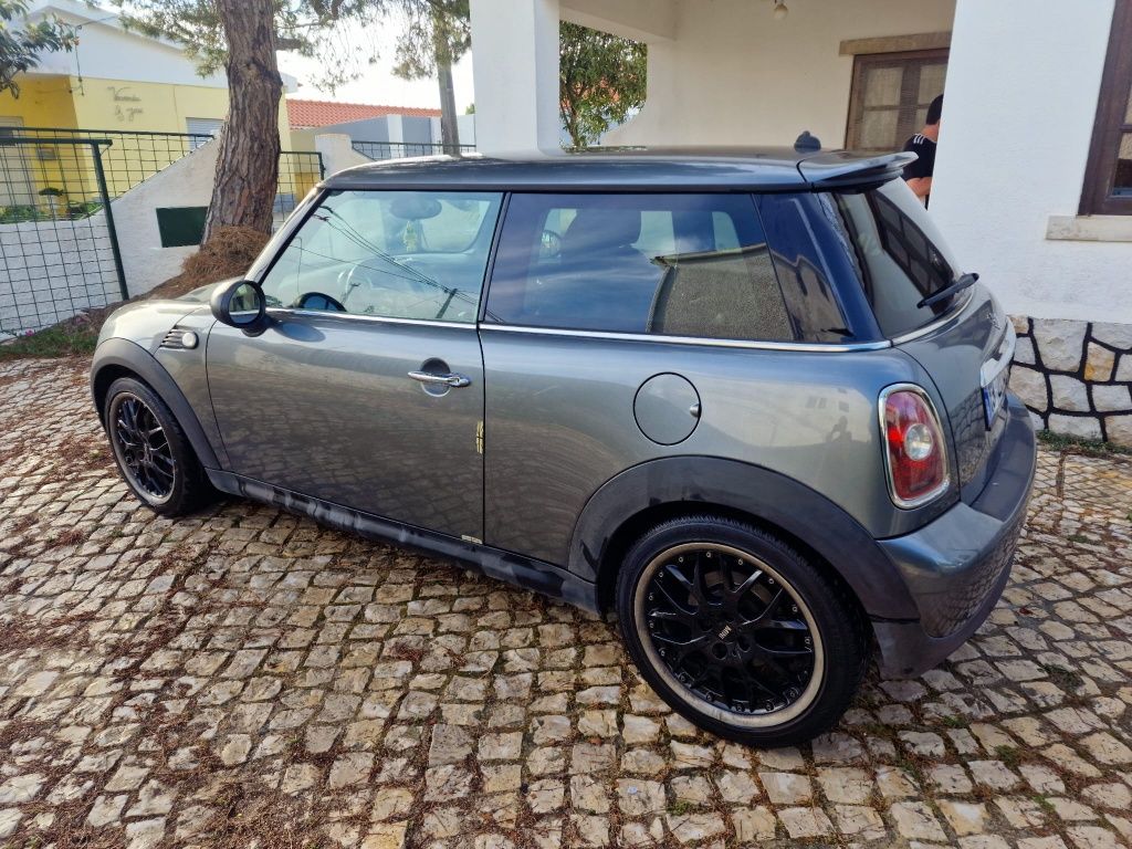 Vende-se Caro  Mini One