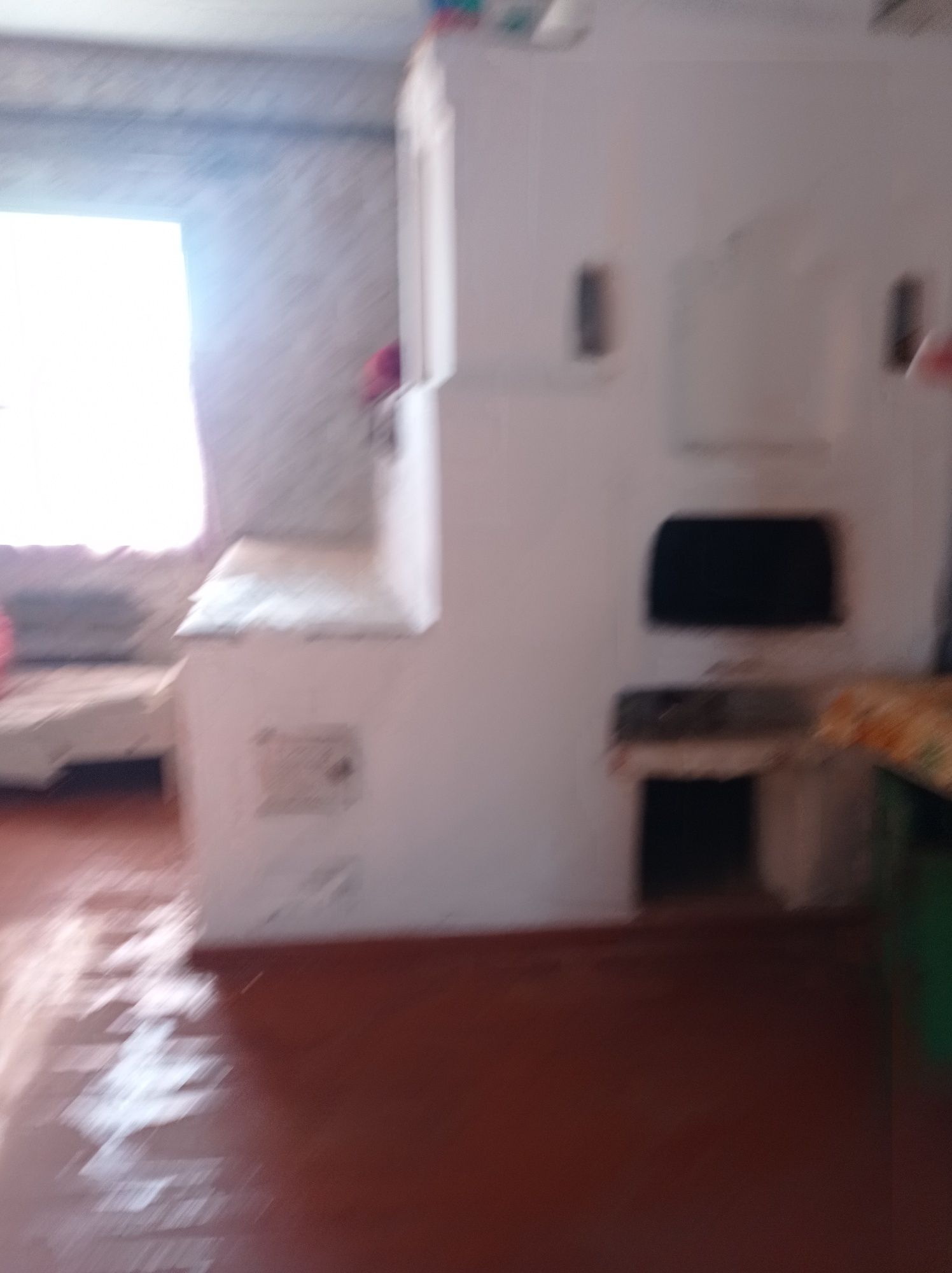 Помешкання в передмісті Чернігова біля озера під лісом. Село Деснянка.