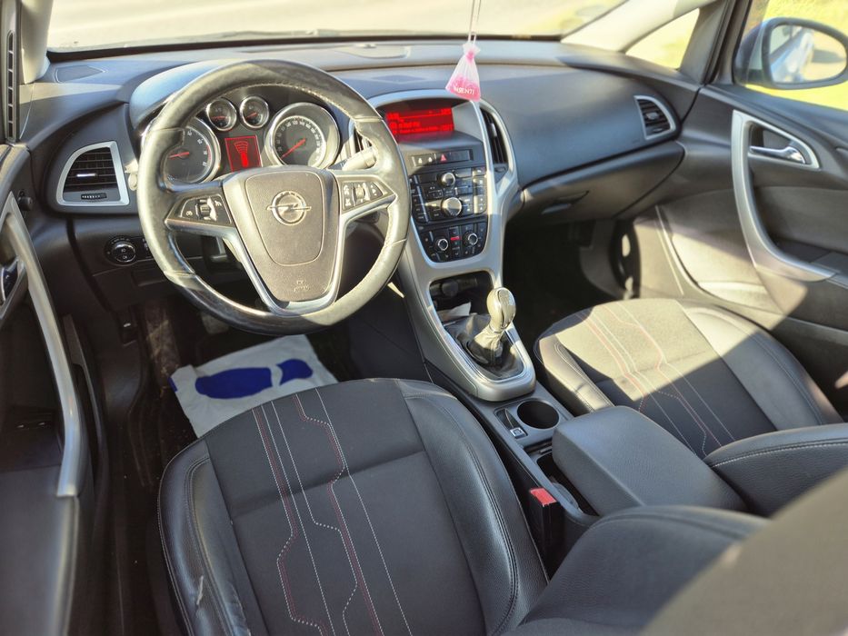 * Astra J * 2012 r * 1.4 140 KM * Klimatyzacja * Grzana Kierownica *