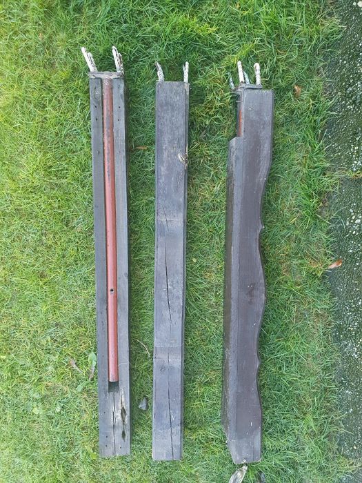 Słupki drewniane bejcowane z demontażu na balustradę/płot