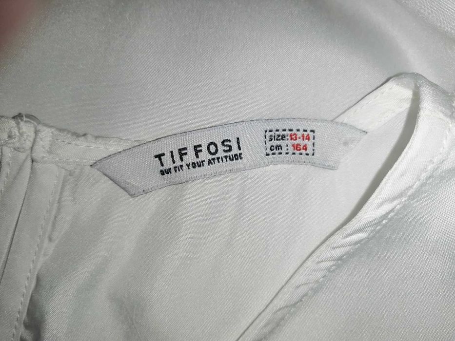 Top branco para menina Tiffosi Tam. 13/14A - como novo