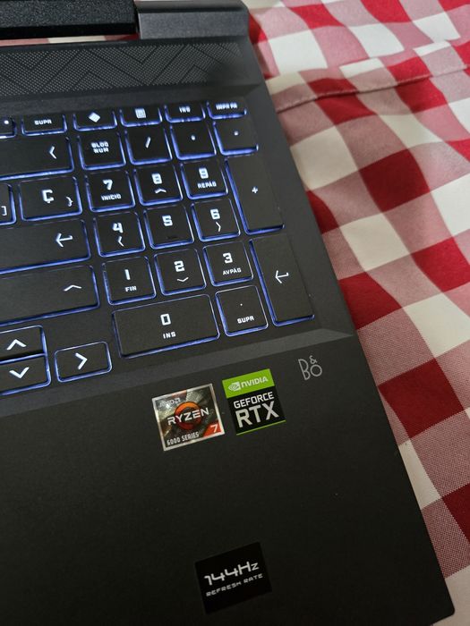 Portátil gamer victus