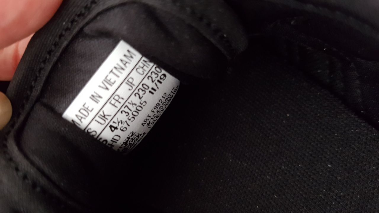 Летние кроссовки Adidas Diona 2цветов стелька 23см,оригинал.
