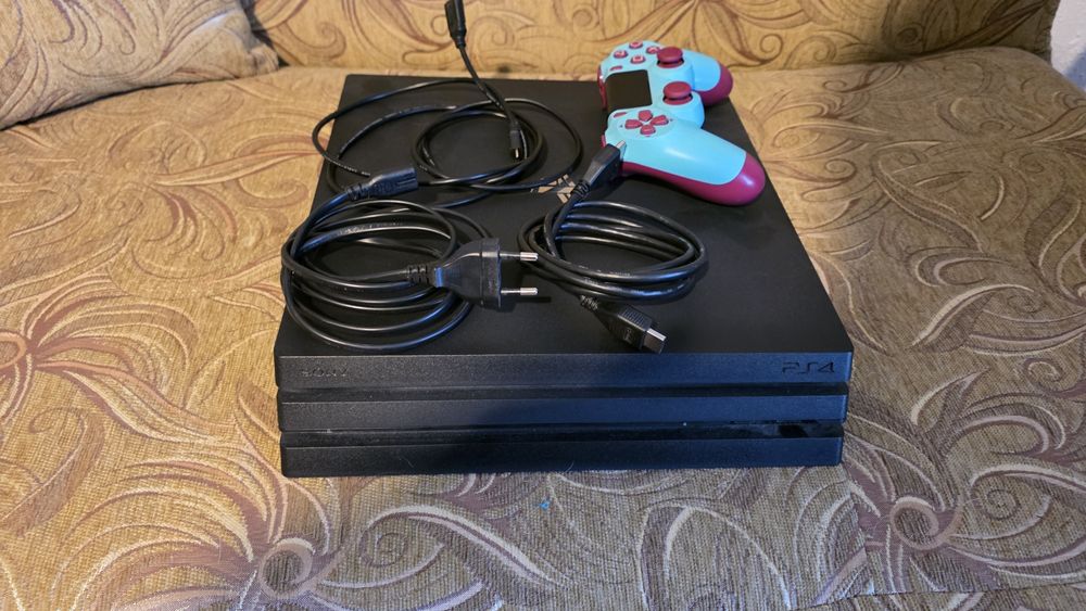 PS 4 Pro 1TB Model CUH-7216B
