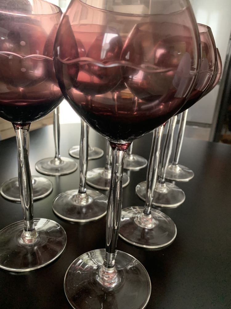 Copos de pé alto para vinho