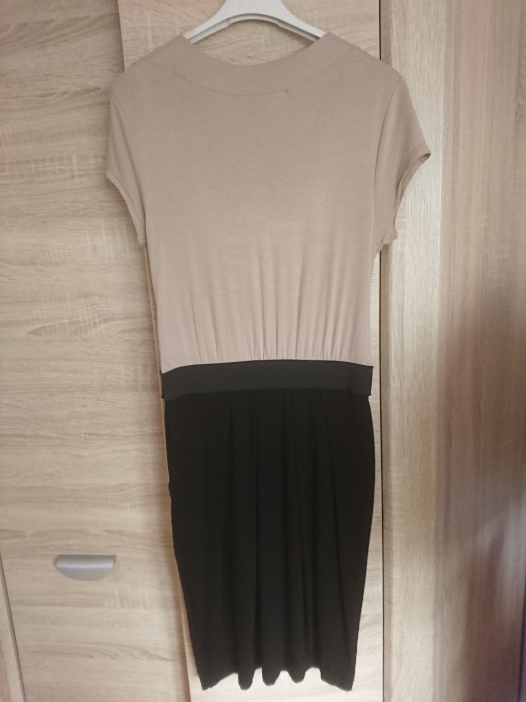 Sukienka ołówkowa elegancka czarna beżowa rozmiar 40