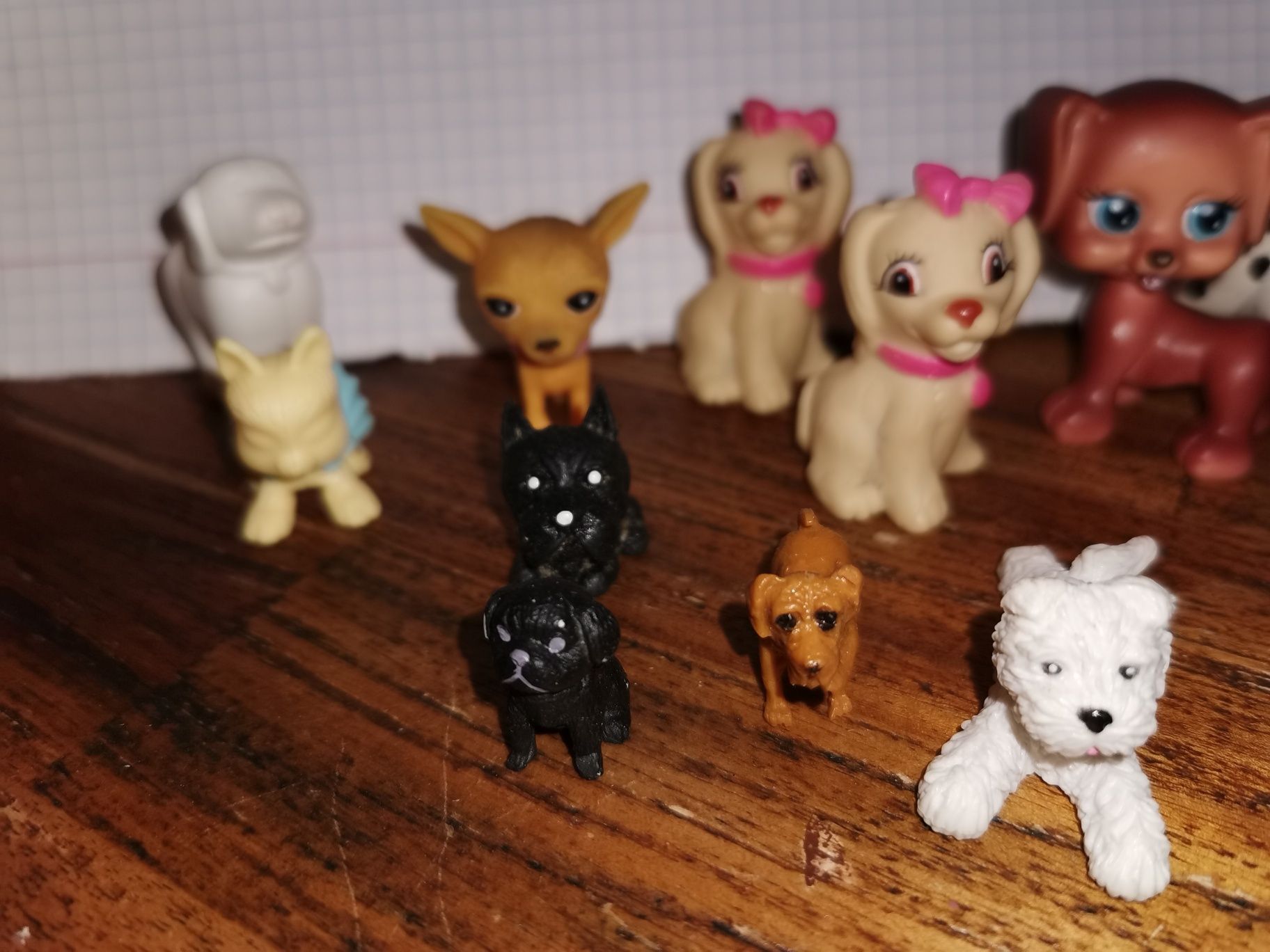 Zestaw piesków psy figurki