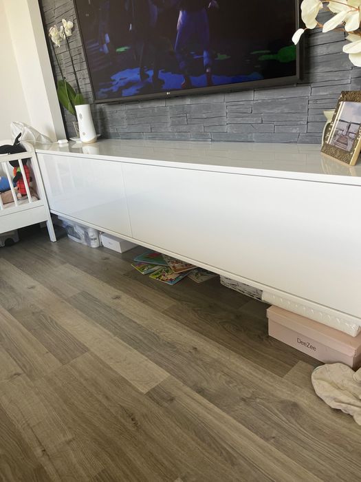 Szafka pod TV biała lakierowana