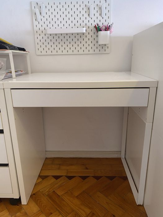 Secretaria + cadeira + quadro branco