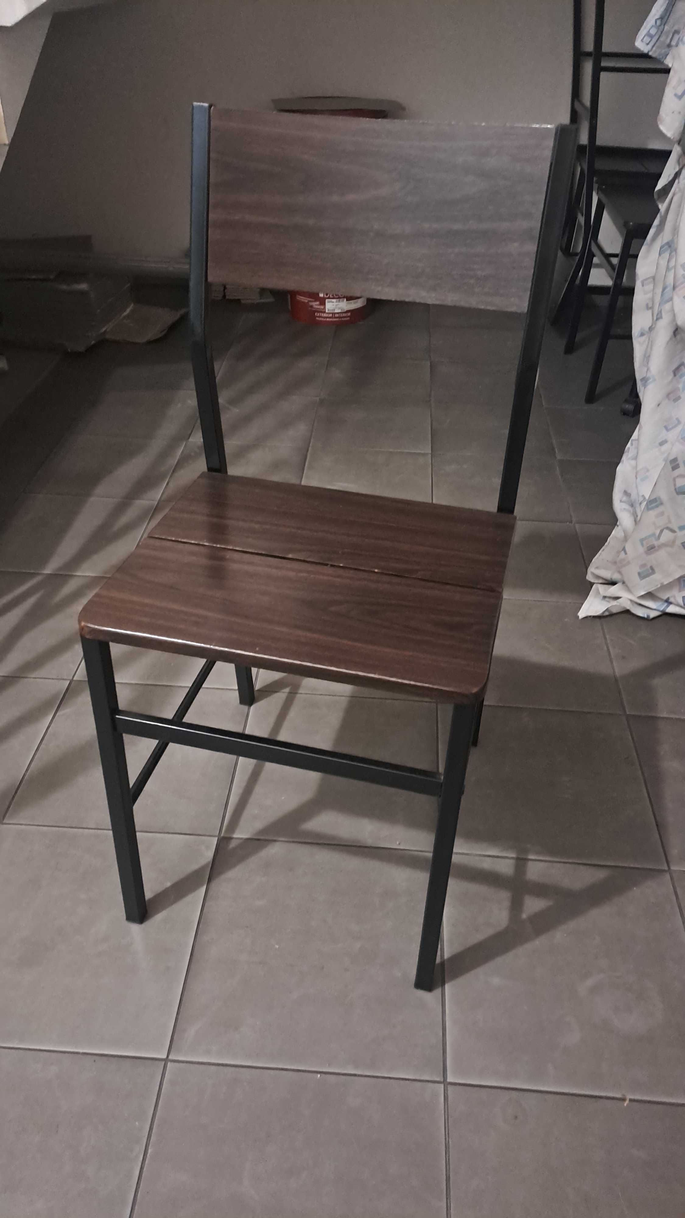 Mesa De cozinha com cadeiras