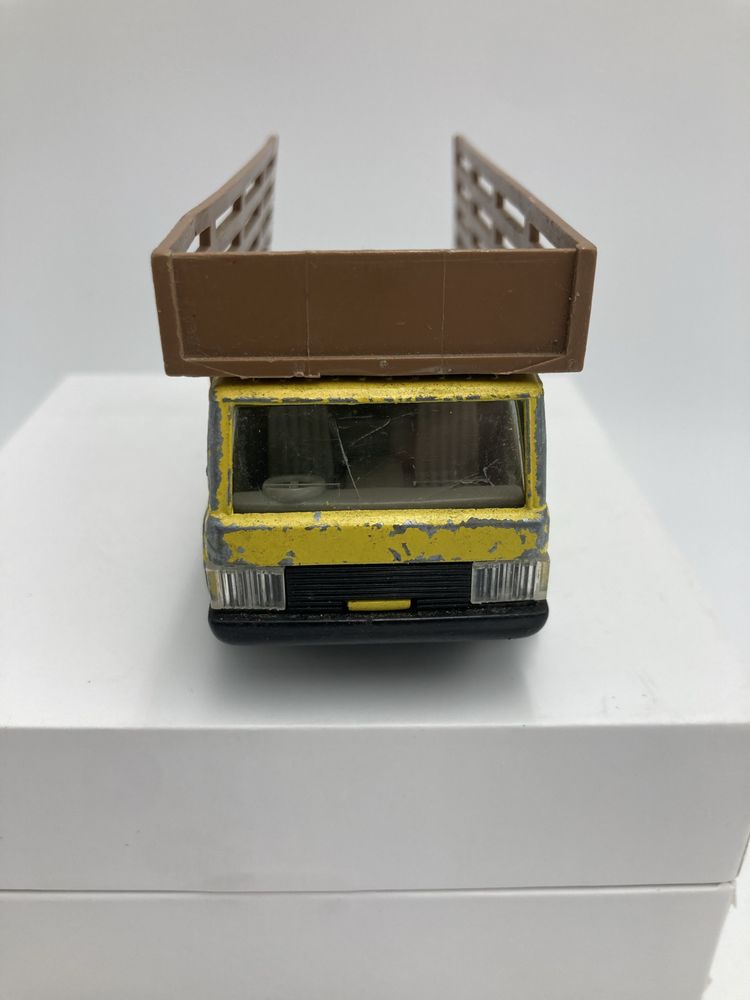 Dinky Toys 381 Convoy Farm Truck