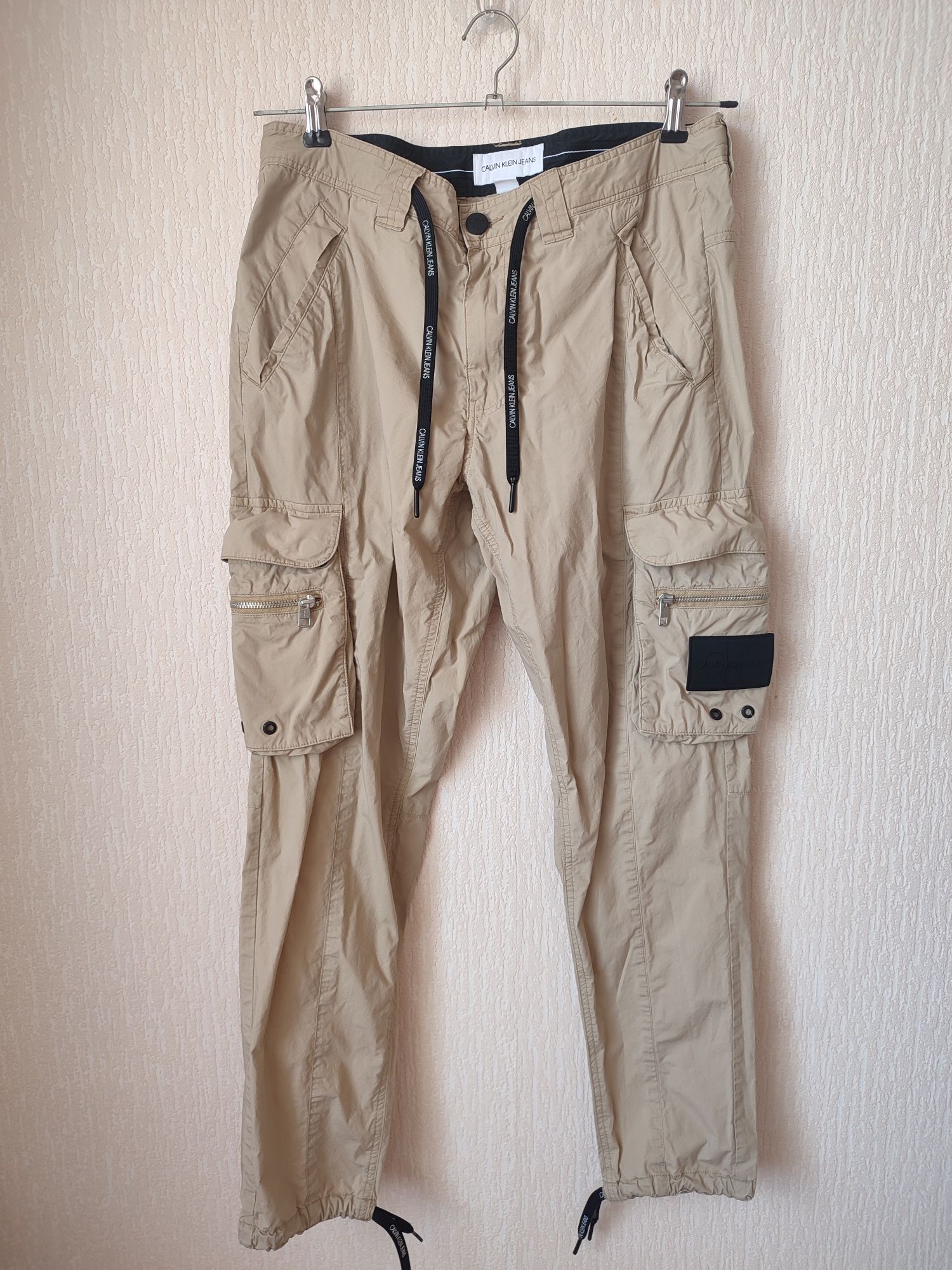 Штани Calvin Klein. W32 L32