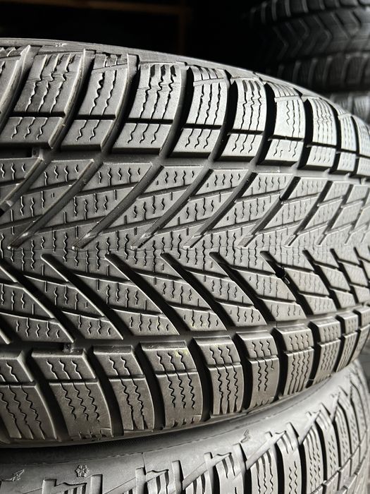 215/55 R17 Goodyear UltraGrip 7+mm 24рік