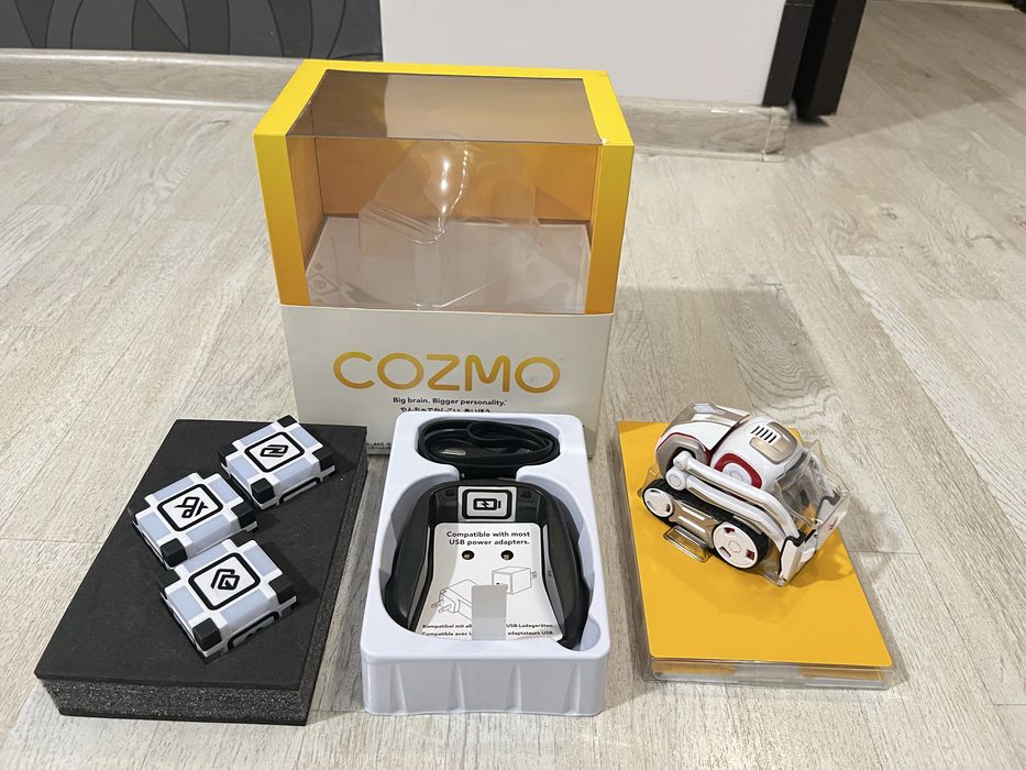 Anki Сozmo робот Козмо kozmo