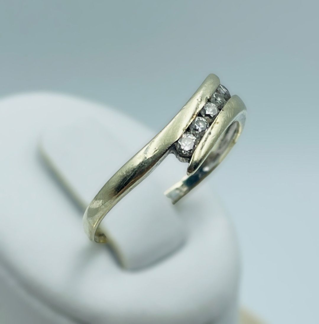 Pierścionek z diamentami brylanty 0.15 ct zloto 375/ 9k