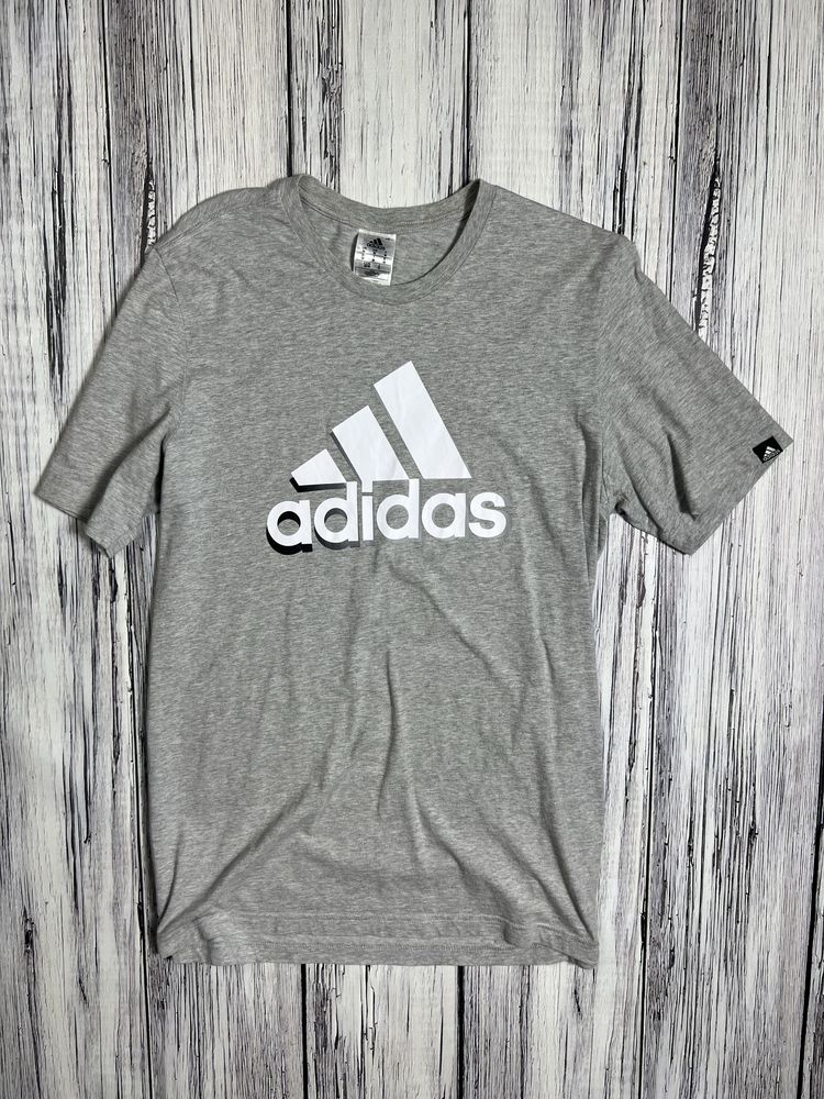 Adidas серая m футболка оригинал М