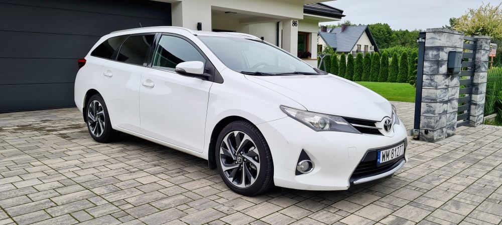 Bardzo zadbana Polski Salon Toyota Auris Kombi 1.4 D4d Touring Sports