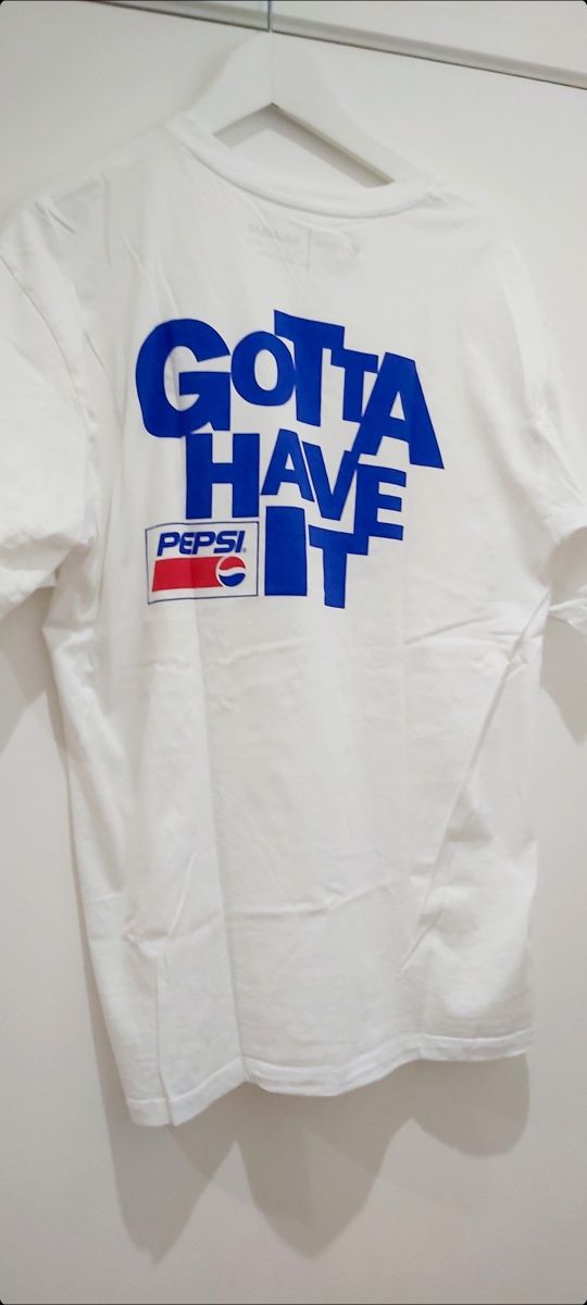 T-shirt estampada P&B