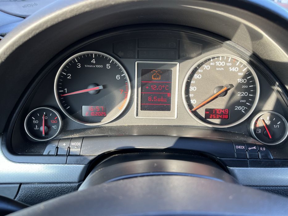 Audi A4 1.6 бензин