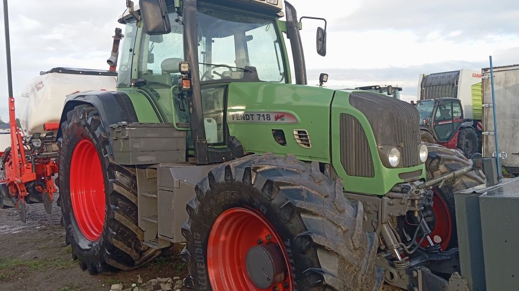 Ciągnik rolniczy Fendt 718 Vario TMS