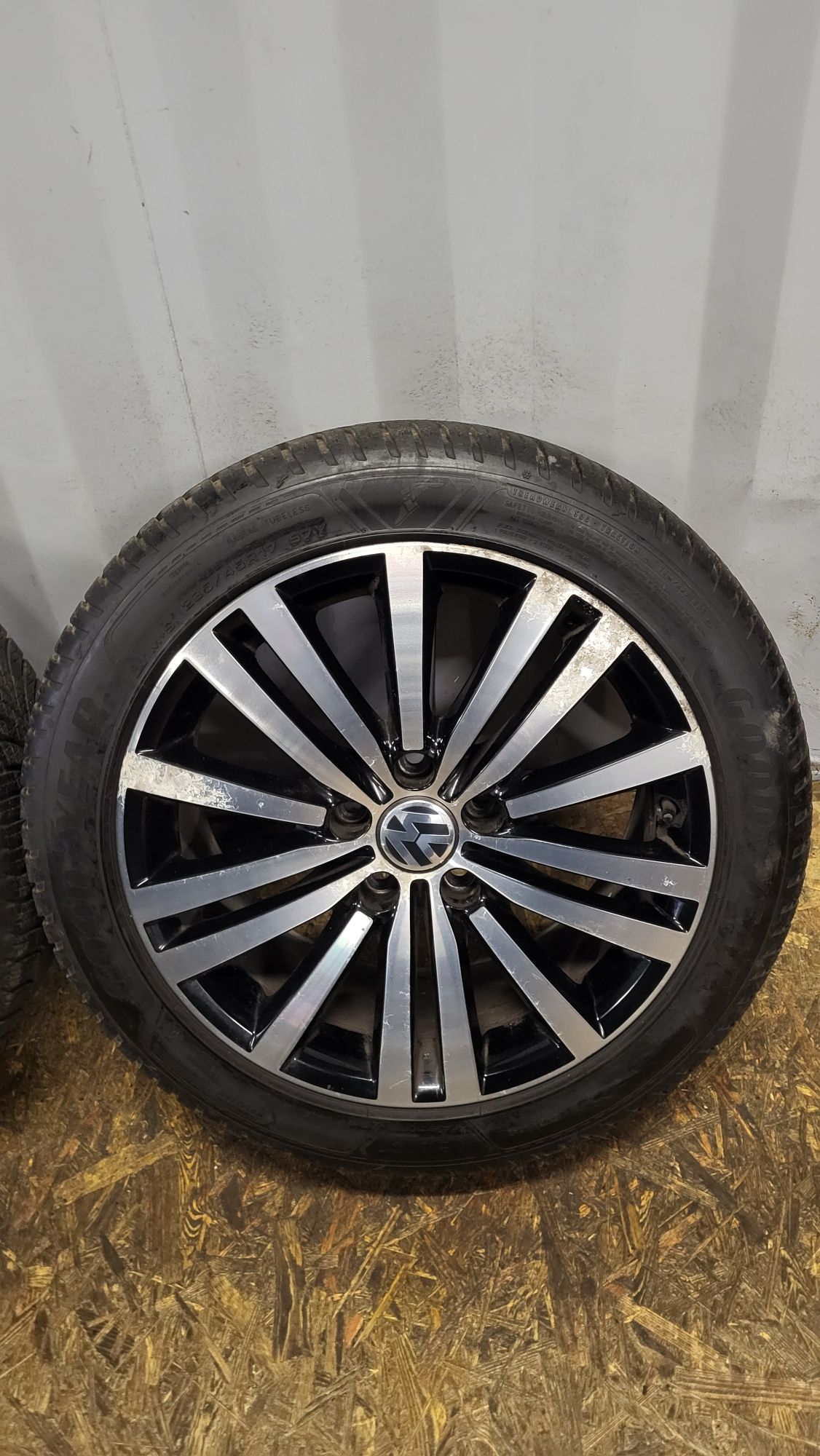 Alufelgi Vw 17 5x112 z oponami 235/45 R17 Passat B7 B8 B6