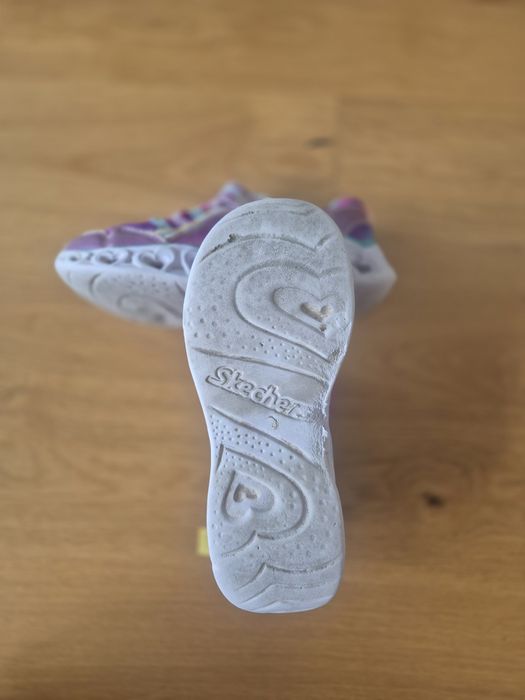 Buty dzieciece SKECHERS rozmiar 24 dlugosc ok 21,5 cm