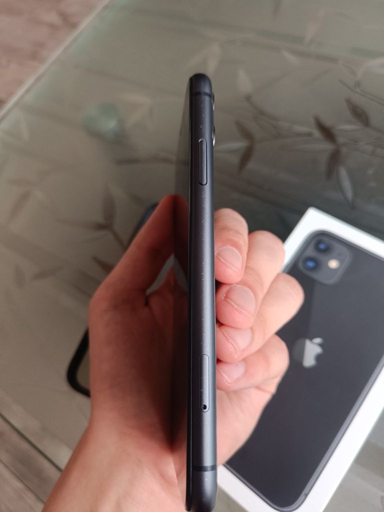 iPhone 11 64GB 81% Stan Idealny etui + pudełko!