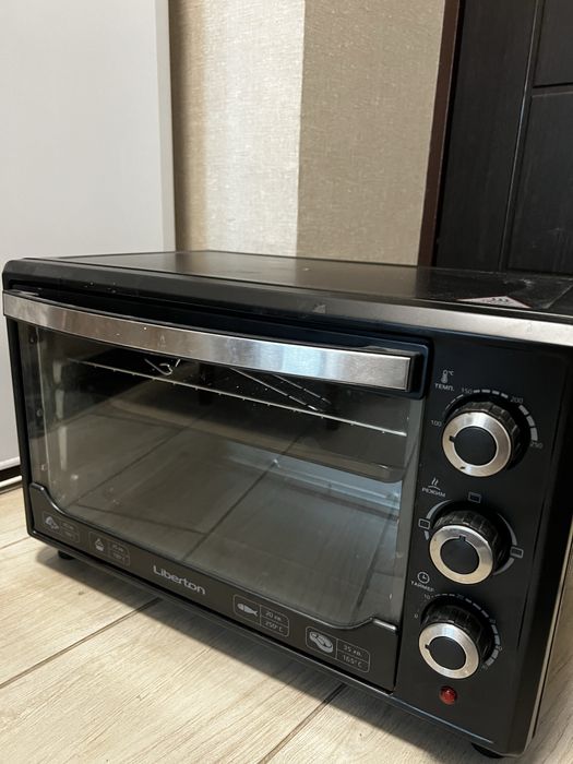 Електрична піч LIBERTON LEO-380 Black