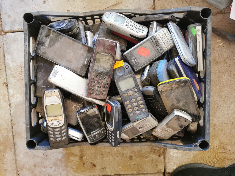 Stare telefony komórkowe