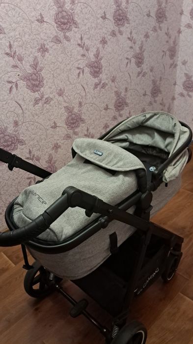 Коляска в чудовому стані. Все ціле все працює. В користуванні була рік