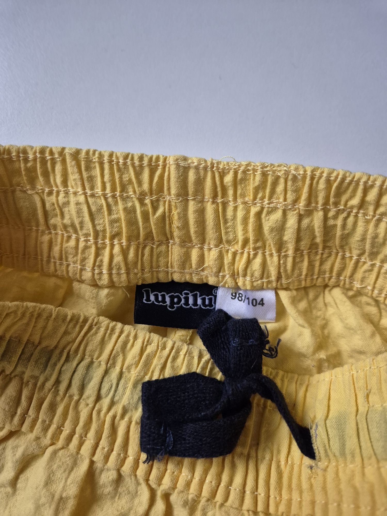 Szorty krótkie spodenki Lupilu 98/104 używane żółte