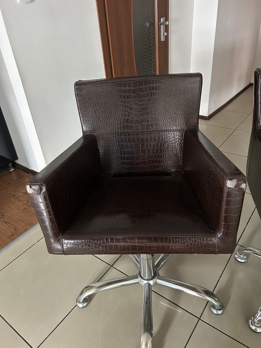 Eleganckie fotele fryzjerskie